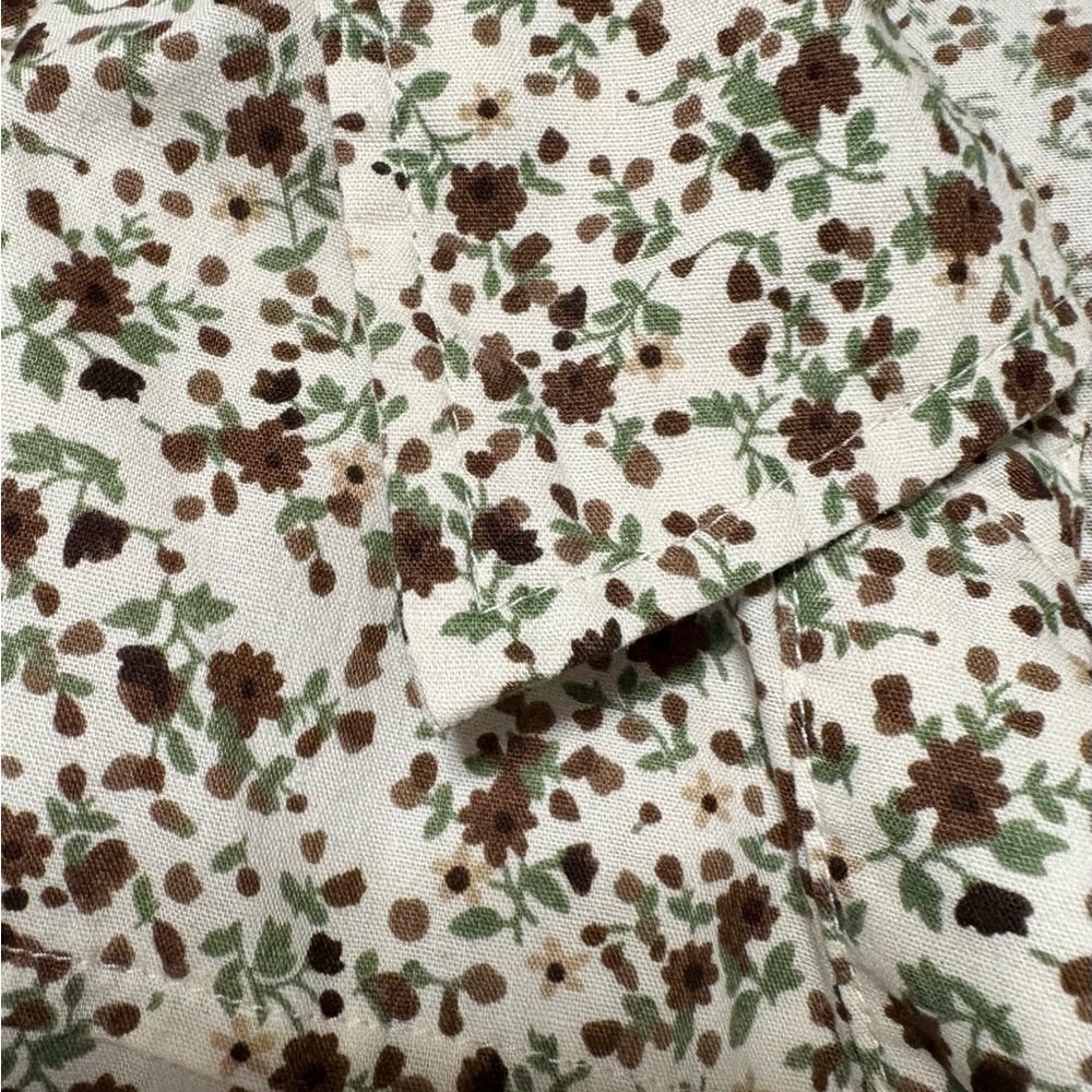 St. John's Bay Cream Sleeveless Button Down Shirt - Picture 4 of 5